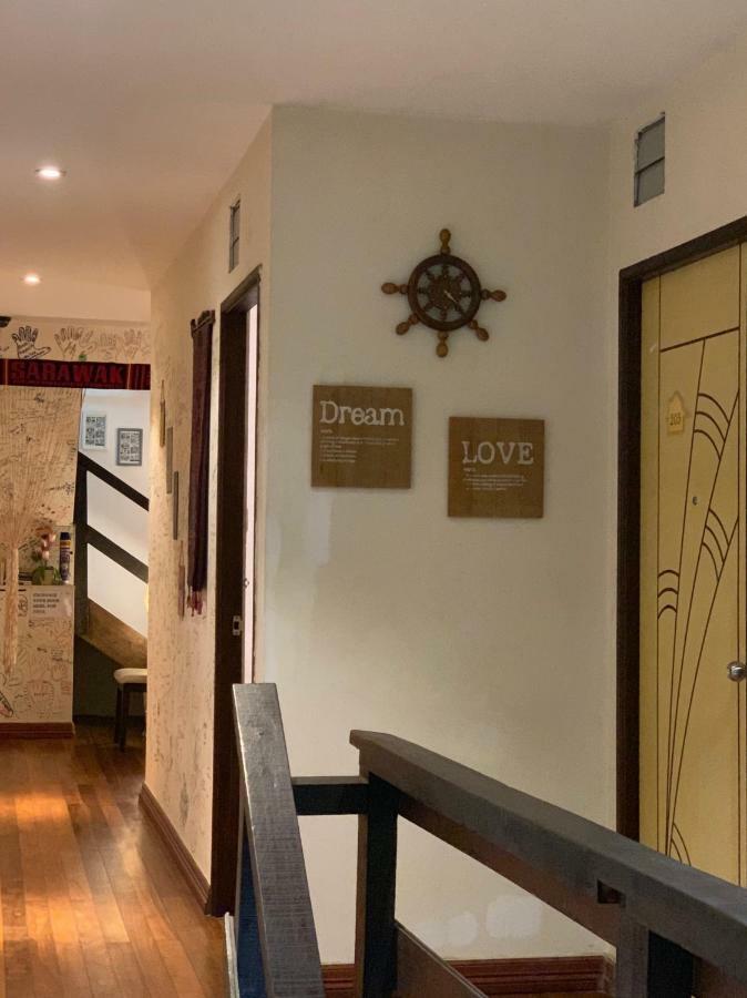 קוצ'ינג My Place Hotel & Lodge מראה חיצוני תמונה